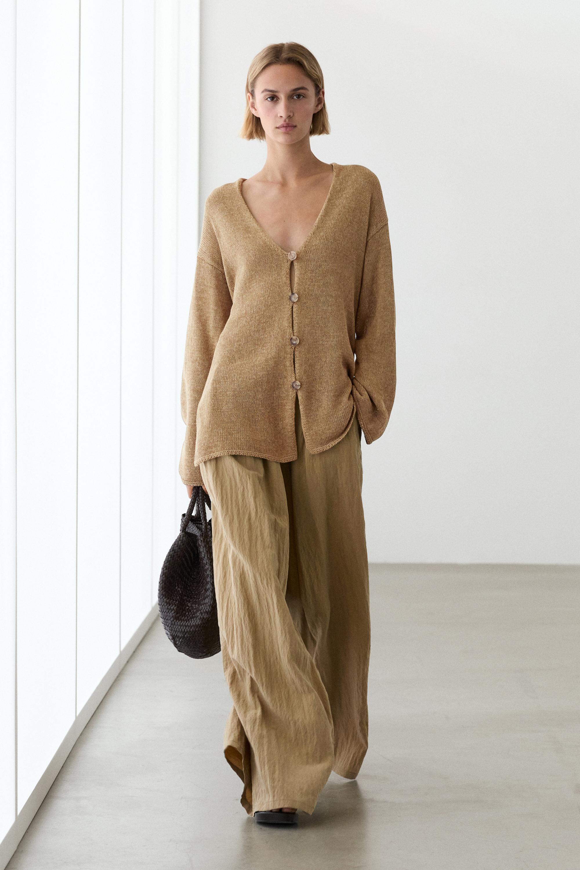 Long knit V-neck cardigan